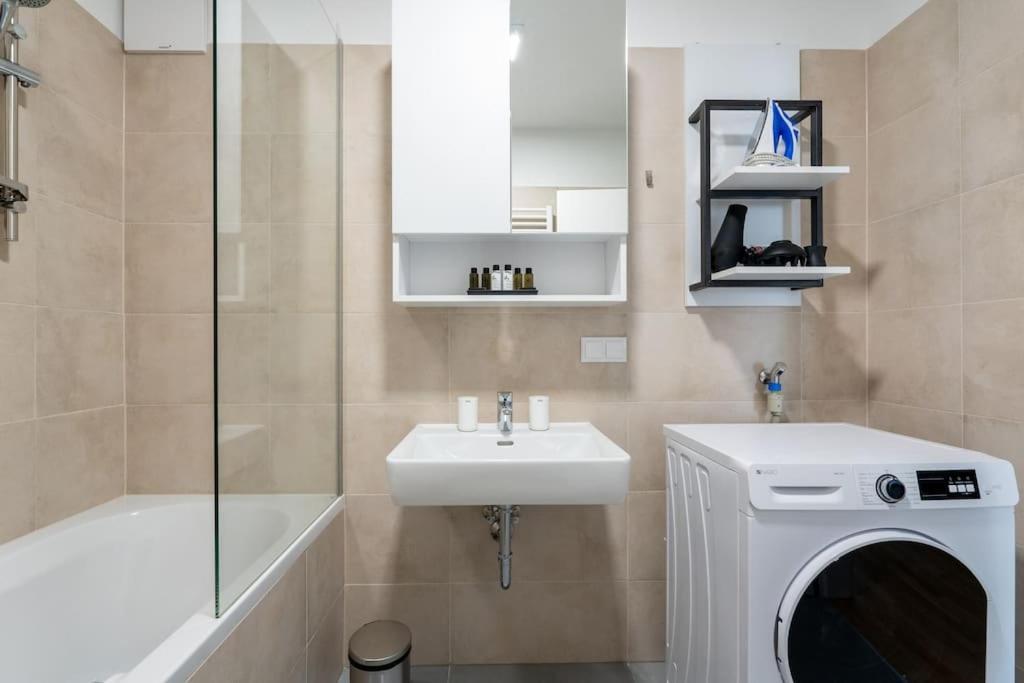 Urban 1Br Retreat, Easy City Link By Hm Вена Экстерьер фото